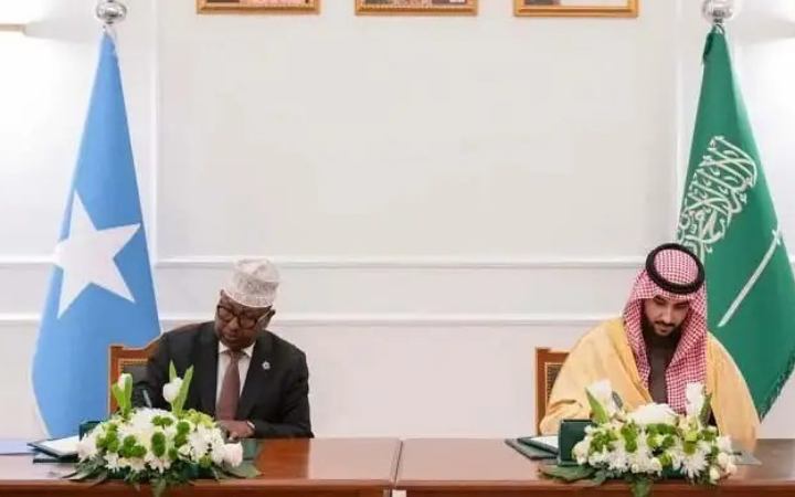 ইসরায়েলকে রুখতে সৌদির সঙ্গে সোমালিয়ার সামরিক চুক্তি সই