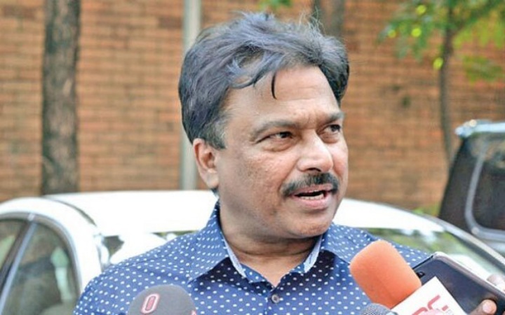 প্রায় দুই দশক পর ভোট দিলেন ফারুক আহমেদ, জানালেন অনুভূতি