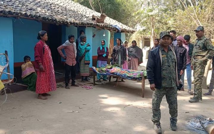 ভারতে ডাইনি অপবাদে মা ও শিশুকে পুড়িয়ে হত্যা