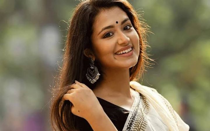 কলকাতার রূপ-রসে মজেছেন ফারিণ