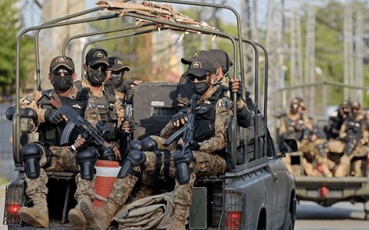 পাকিস্তানে সেনা-পুলিশ অভিযানে ৩৪ সন্ত্রাসী-বিচ্ছিন্নতাবাদী নিহত