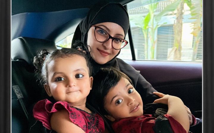 ফেসবুকে সন্তানদের সঙ্গে একটি চমৎকার মুহূর্ত শেয়ার করেছেন পরীমণি