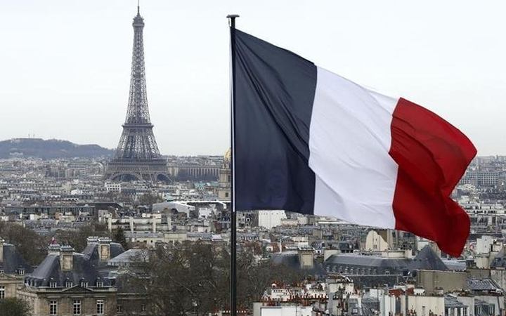 ইরানে ‘হামলা না করার শর্তে’ যুক্তরাষ্ট্রকে ঘাঁটি দিল ফ্রান্স