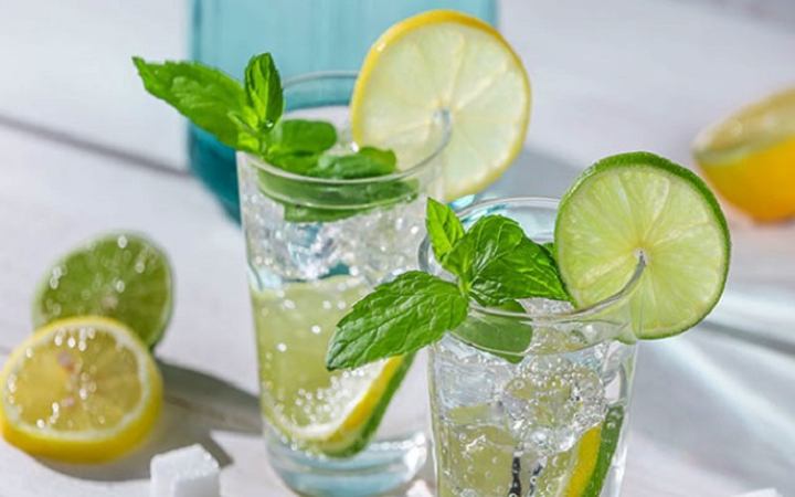 নিয়মিত লেবু পানি খাওয়ার উপকারিতা