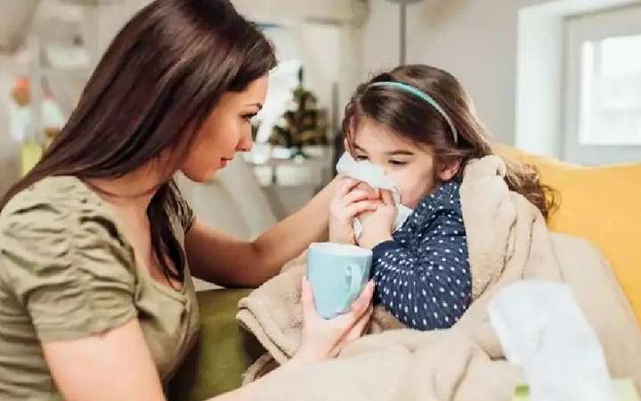 আবহাওয়ার সামান্য পরিবর্তনেই অসুস্থ?