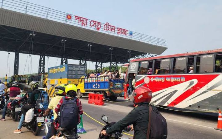 ঈদযাত্রার তৃতীয় দিনে পদ্মা সেতুতে টোল আদায় সাড়ে ৪ কোটি টাকা