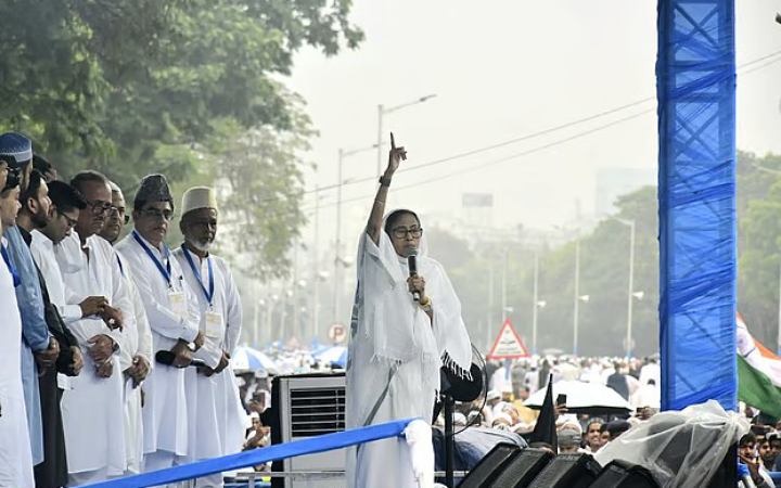 ঈদের শুভেচ্ছা জানালেন মমতা বন্দ্যোপাধ্যায়