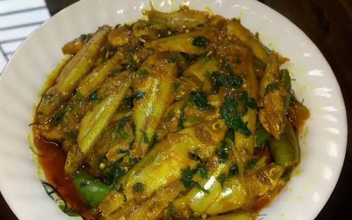 রেসিপি : মলা মাছের চচ্চড়ি