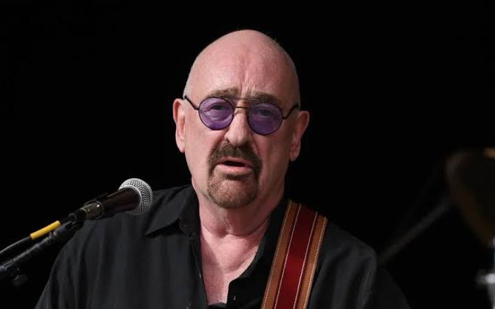 মারা গেলেন প্রখ্যাত গিটারিস্ট ও গীতিকার ডেভ মেসন