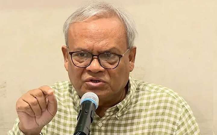 সমালোচনা করুন, দেশ বিপদে পড়ে এমন কোনো চক্রান্ত নয়: বিরোধী দলকে রিজভী