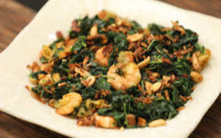 রেসিপি : চিংড়ি ও বাদাম দিয়ে পাট শাক