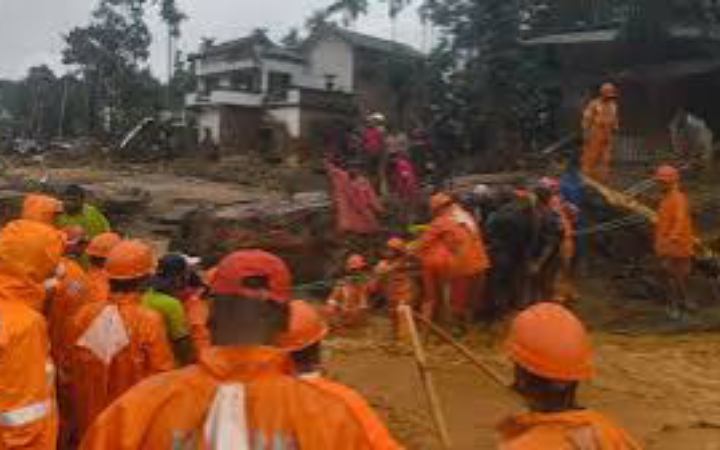 ভারতে ভারী বৃষ্টি-ভূমিধসে প্রাণহানি অন্তত ৮