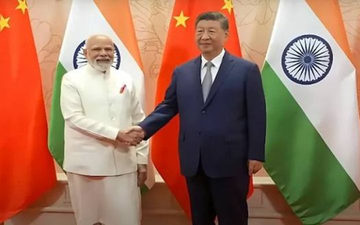 ৪০০ সদস্য নিয়ে ভারত সফরে যেতে পারেন শি জিনপিং