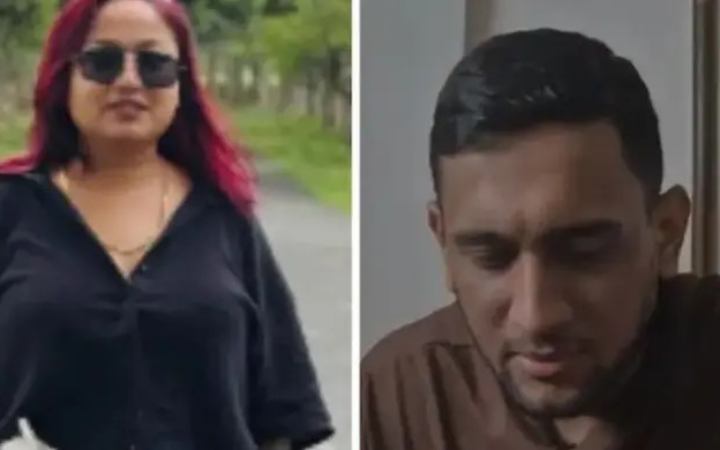 আসামে বাবার টাকা চুরি করে প্রেমিকাকে আইফোন উপহার