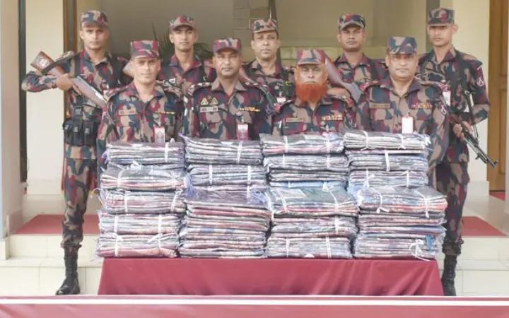খাগড়াছড়িতে বিজিবির অভিযানে ভারতীয় শাড়ী জব্দ