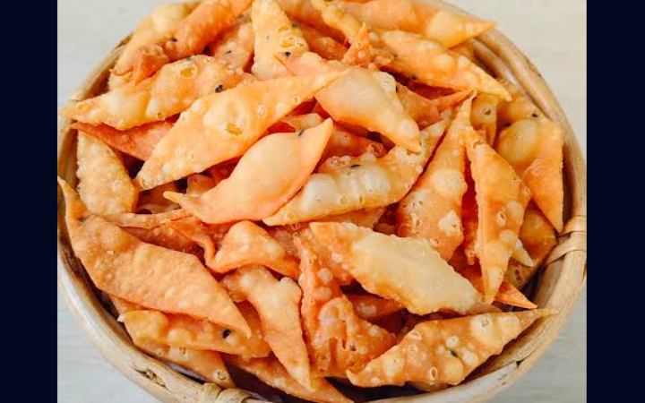 খুব সহজে ঘরেই তৈরি করুন মজাদার নিমকি