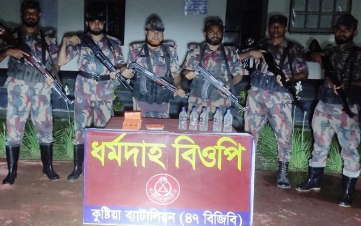 কুষ্টিয়ায় পৃথক অভিযানে ১৮ লাখ টাকার মাদক জব্দ