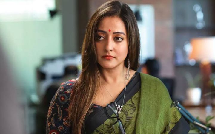 শুধু মা হতে বিয়ের প্রয়োজন নেই: রাইমা সেন