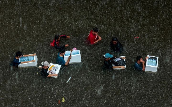 ব্যাংককে জলাবদ্ধতায়, প্রাণ গেল ৪০ জনের