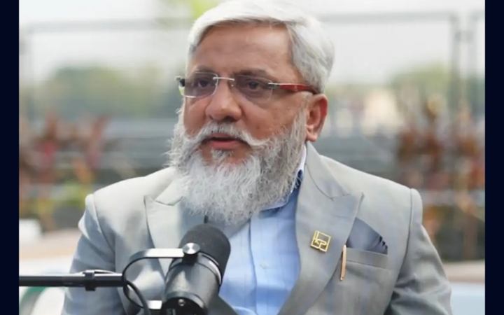অটো চালিয়ে, পিৎজা হাটে কাজ করে ১০ হাজার ৯৬৪ কোটির সাম্রাজ্য