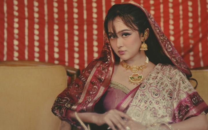 আবারও বিয়ে করলেন অভিনেত্রী চমক!