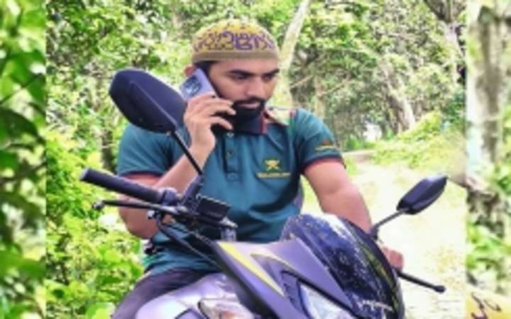 সাঁথিয়ায় এনসিপি নেতার ফেইসবুকে আগ্নেয়াস্ত্র প্রদর্শন