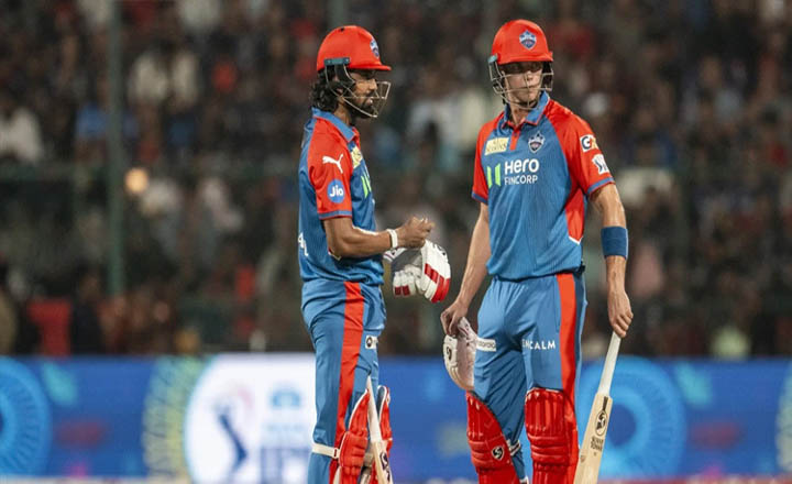 বেঙ্গালুরুকে হারিয়ে দুইয়ে উঠলো দিল্লি