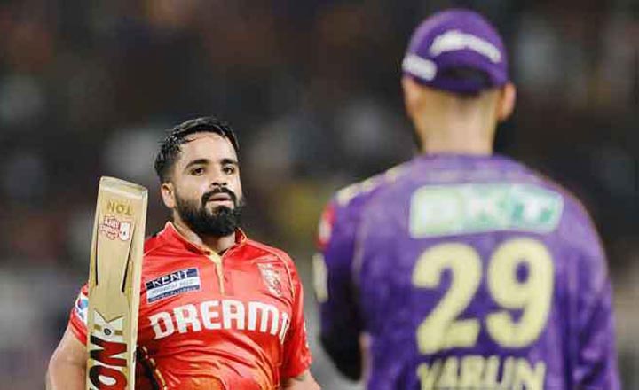 কালবৈশাখী ঝড়ে লন্ডভন্ড কলকাতা-পাঞ্জাব ম্যাচ