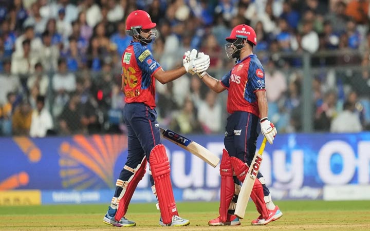 ডি’ককের শতরান বৃথা, টানা চতুর্থ হারে চাপে মুম্বাই