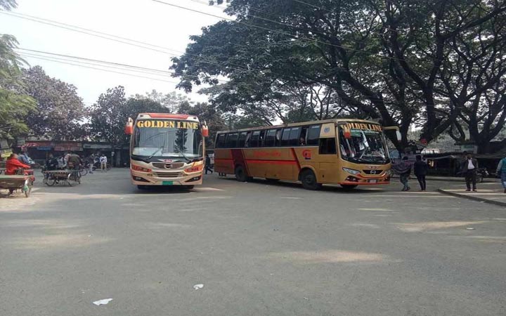 ইবি শিক্ষার্থীকে হেনস্তার অভিযোগে গোল্ডেন লাইনের ৪ বাস আটক