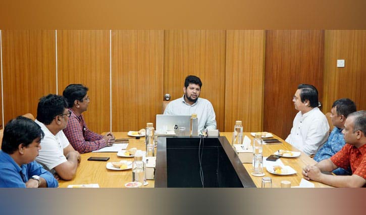 তথ্য উপদেষ্টার সঙ্গে বাংলাদেশ সেক্রেটারিয়েট রিপোর্টার্স ফোরামের সাক্ষাৎ