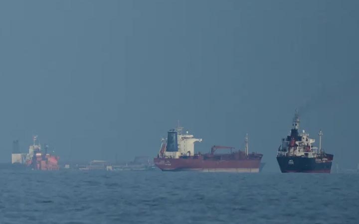 তেল বিক্রিতে উল্টো ৪০ শতাংশ বেশি আয় ইরানের!