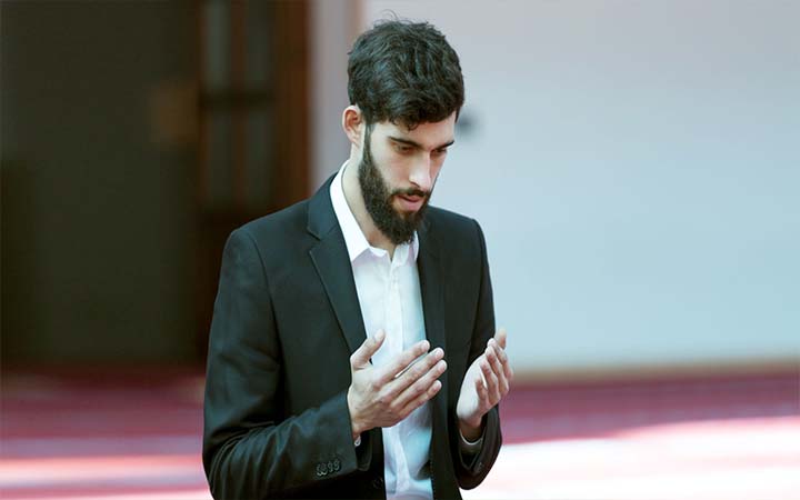 কাজের ফাঁকে যেসব আমল করতে পারেন