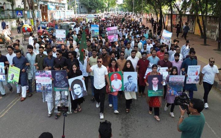 তারেক রহমানের উন্নয়ন কর্মকাণ্ডের সমর্থনে ছাত্রদলের শোভাযাত্রা