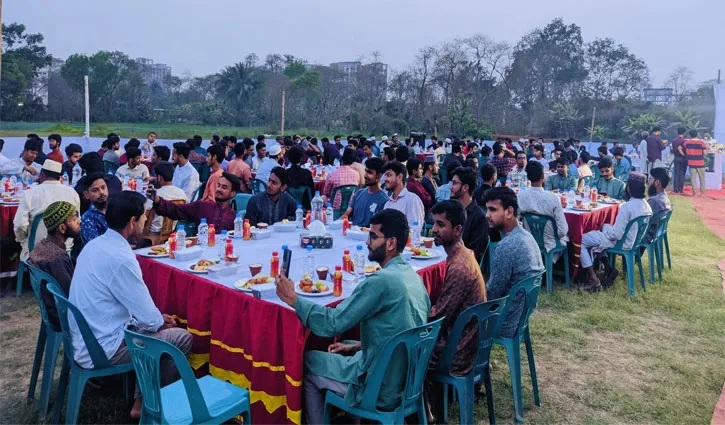জাকসুর উদ্যোগে জাবিতে ইফতার মাহফিল