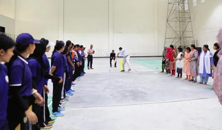 যবিপ্রবিতে ছাত্রীদের আন্তঃবিভাগ ক্রিকেট প্রতিযোগিতা শুরু