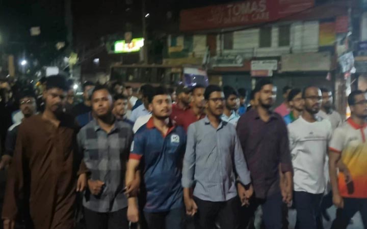 রামিসা ধর্ষণ ও হত্যাকাণ্ডের প্রতিবাদে জকসুর বিক্ষোভ