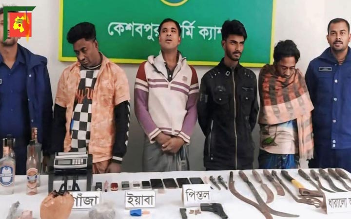 কেশবপুরে দেশি-বিদেশি অস্ত্রসহ চারজন আটক