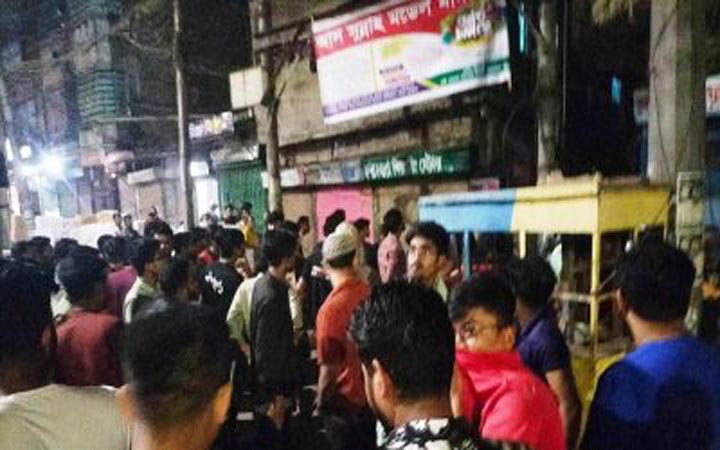 জবি শিক্ষার্থীদের ওপর যুবদল নেতার নেতৃত্বে হামলা, আহত ৫