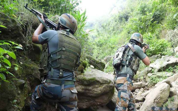 কাশ্মীরে বিদ্রোহীদের সঙ্গে বন্দুকযুদ্ধে ভারতীয় সেনা নিহত
