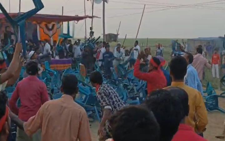 চেয়ারে বসা নিয়ে বিএনপি-যুবদলের সংঘর্ষে আহত ৩০