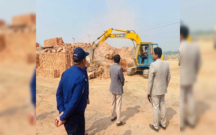 কুড়িগ্রামে অবৈধ ইটভাটাকে ২ লাখ টাকা জরিমানা
