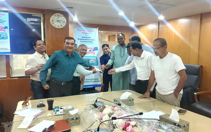 ব্রহ্মপুত্র চরবাসীর জীবন রক্ষায় বোট অ্যাম্বুলেন্স প্রজেক্টের সাইনিং সম্পন্ন