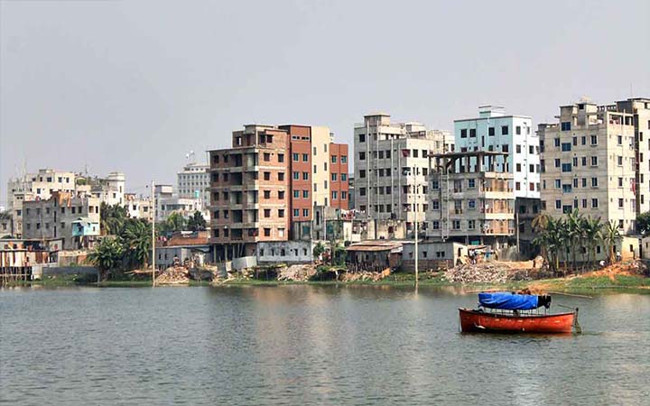 গুলশান লেকে নৌকাডুবি,উদ্ধারে ফায়ার সার্ভিস