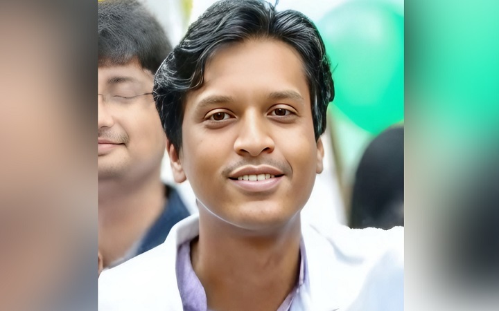 ঢামেক ছাত্রলীগের সভাপতিকে পুলিশে ধরিয়ে দিল ছাত্রদল