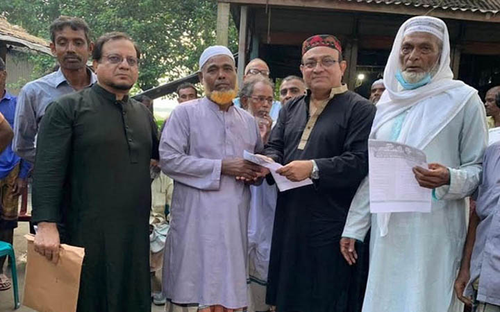 বিএনপির ৩১ দফা বাস্তবায়নে ওয়াসেক খান মজলিসের লিফলেট বিতরণ