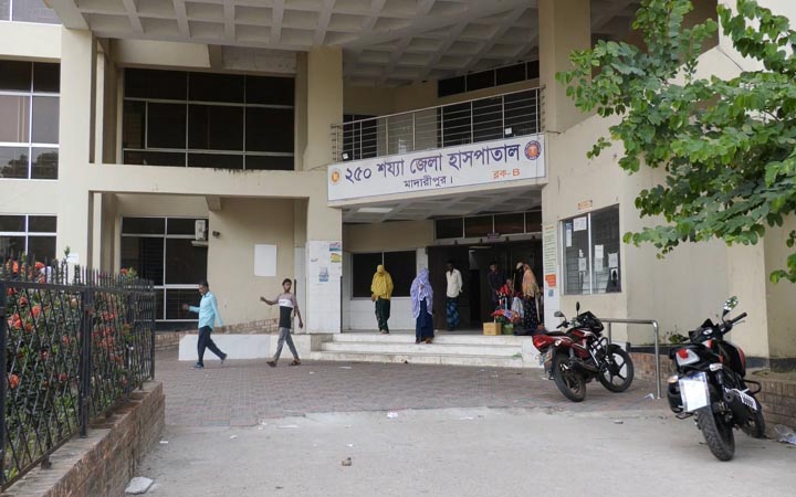 মাদারীপুরে বাড়ছে হাম আতঙ্ক, হাসপাতালে ভর্তি ১১ শিশু