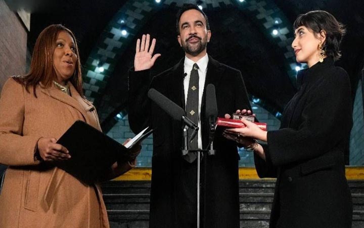 কুরআন হাতে নিয়ে শপথ, ইতিহাস গড়লেন জোহরান মামদানি