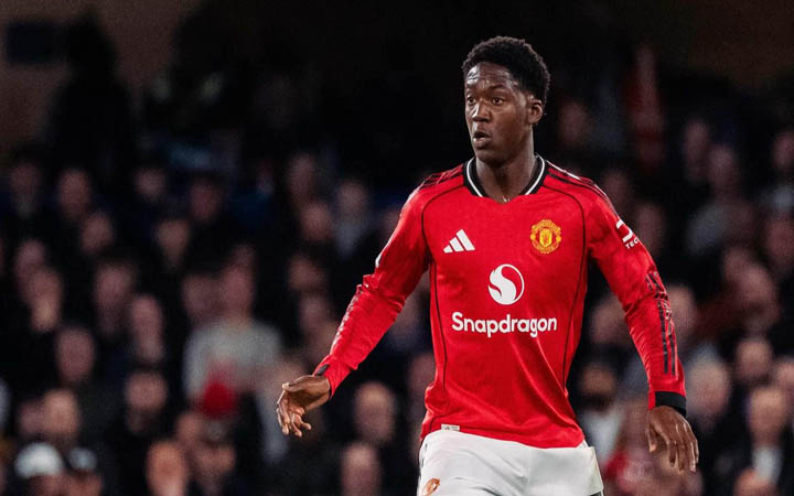 ৬৫০ শতাংশ বেতন বাড়িয়ে চুক্তি নবায়ন করার পথে ম্যানইউ তারকা