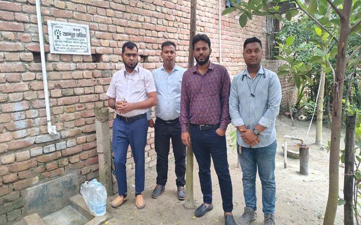 মেহেরপুরের শতাধিক পরিবার পেল বিশুদ্ধ পানির পাম্প